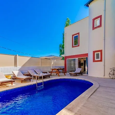 In Kalkan Islamlar Villa Kas