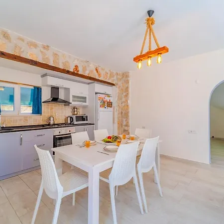 Villa In Kalkan Islamlar