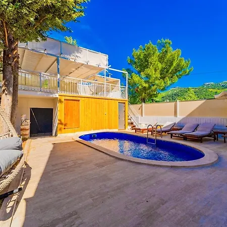 In Kalkan Islamlar Villa Kas